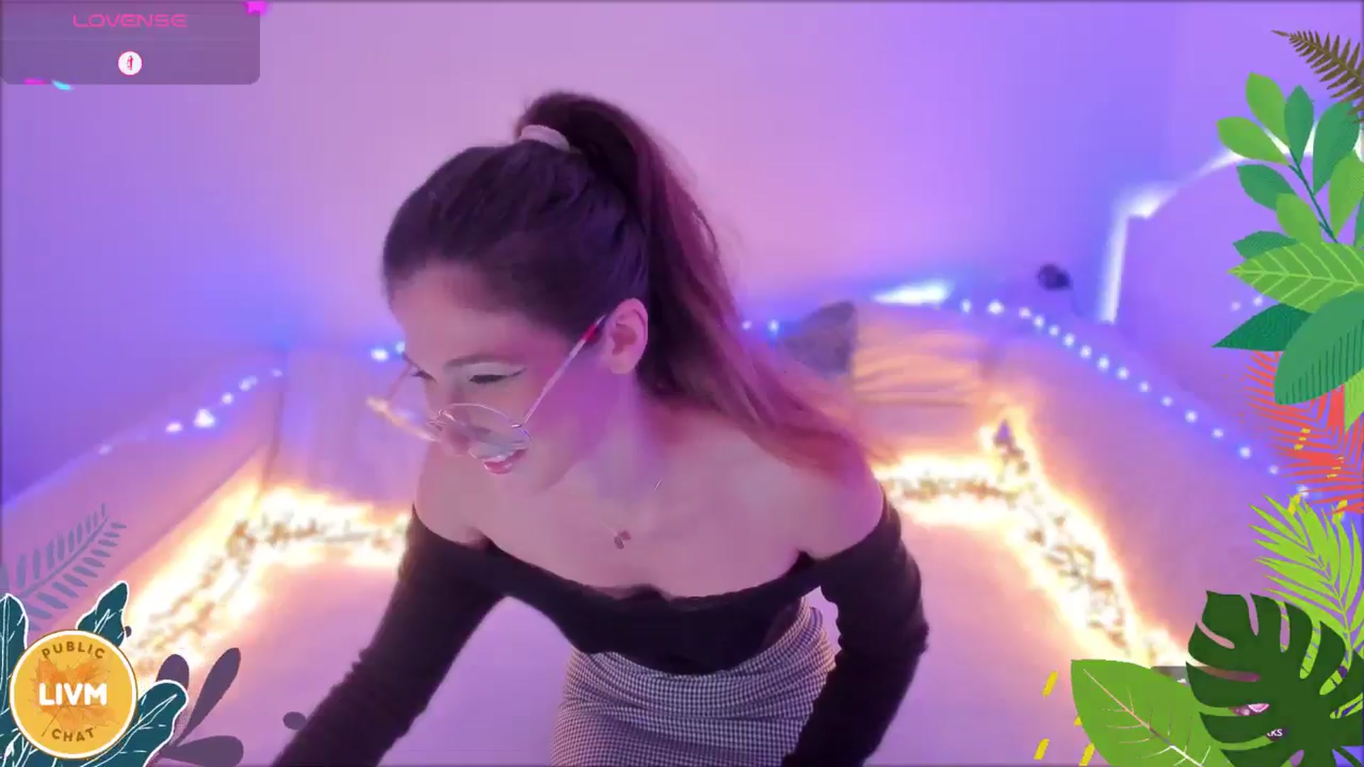 Gallery image thumbnail from LivM_'s myfreecams stream on, 11/07/2024, 09:11 image 4 of 20