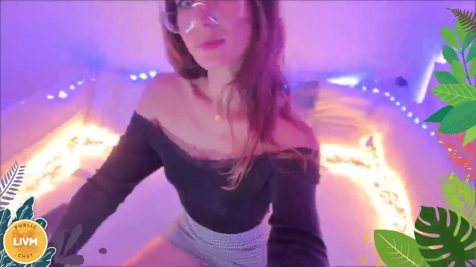 Gallery image thumbnail from LivM_'s myfreecams stream on, 11/07/2024, 09:11 image 2 of 20