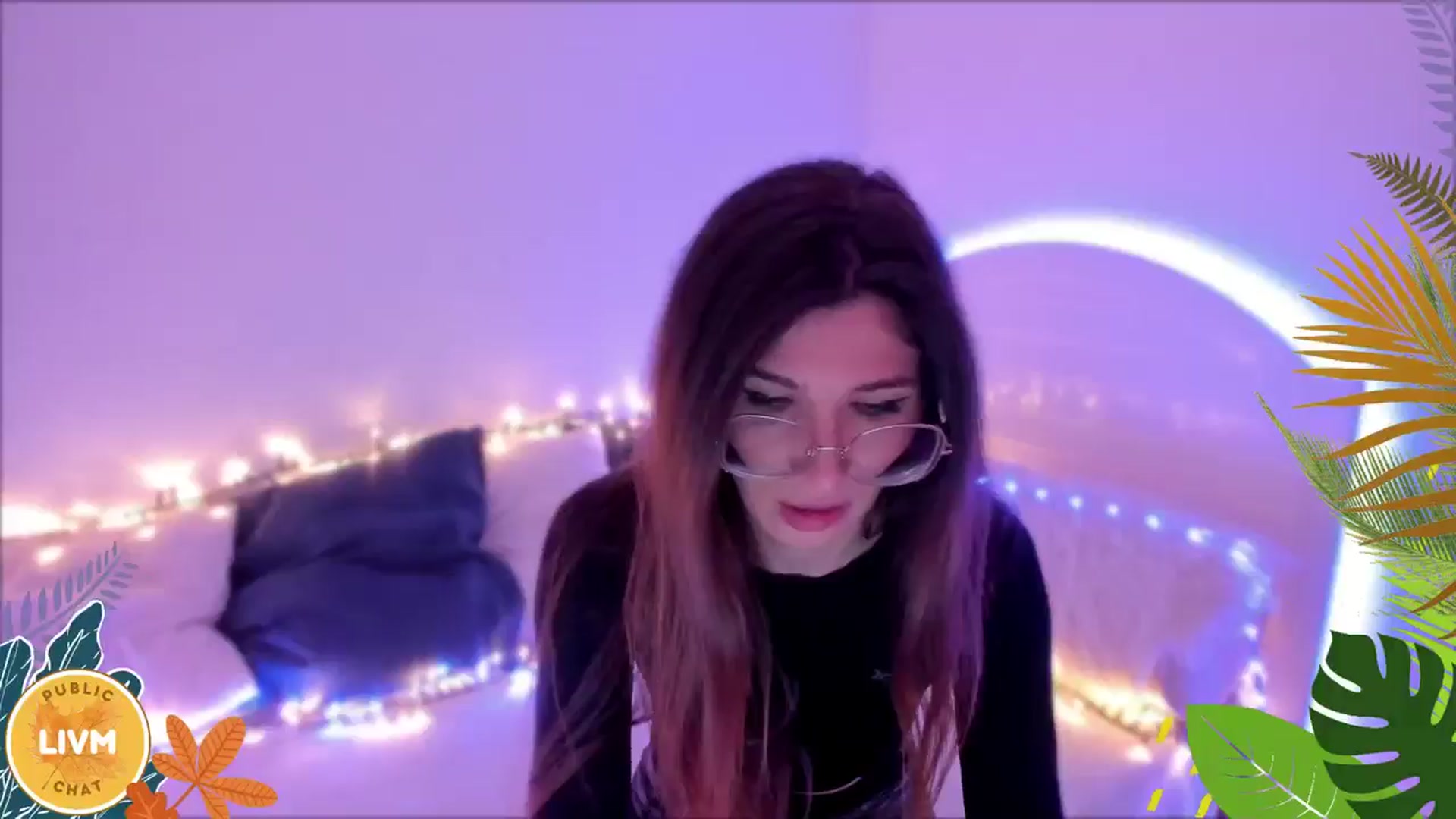 Gallery image thumbnail from LivM_'s myfreecams stream on, 11/08/2024, 09:17 image 5 of 20