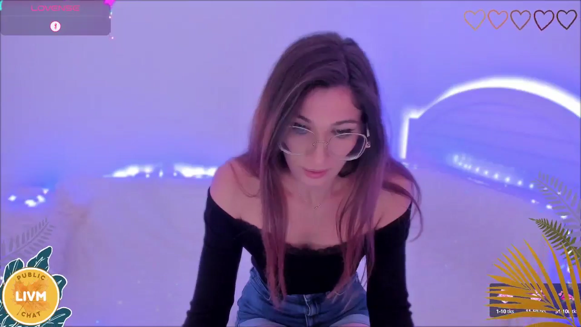 Gallery image thumbnail from LivM_'s myfreecams stream on, 11/11/2024, 09:10 image 13 of 20