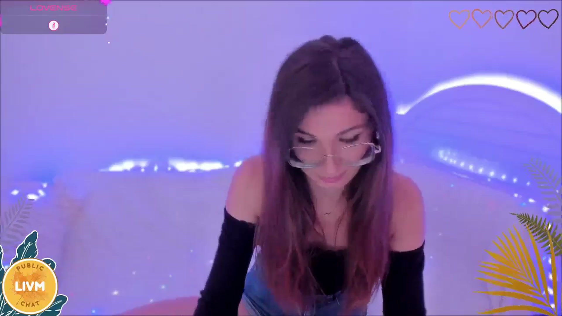 Gallery image thumbnail from LivM_'s myfreecams stream on, 11/11/2024, 09:10 image 4 of 20