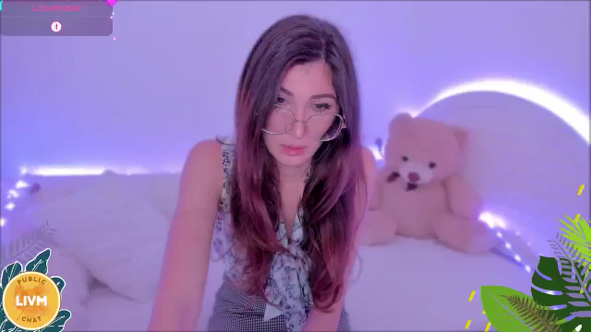 Gallery image thumbnail from LivM_'s myfreecams stream on, 11/21/2024, 09:20 image 10 of 20