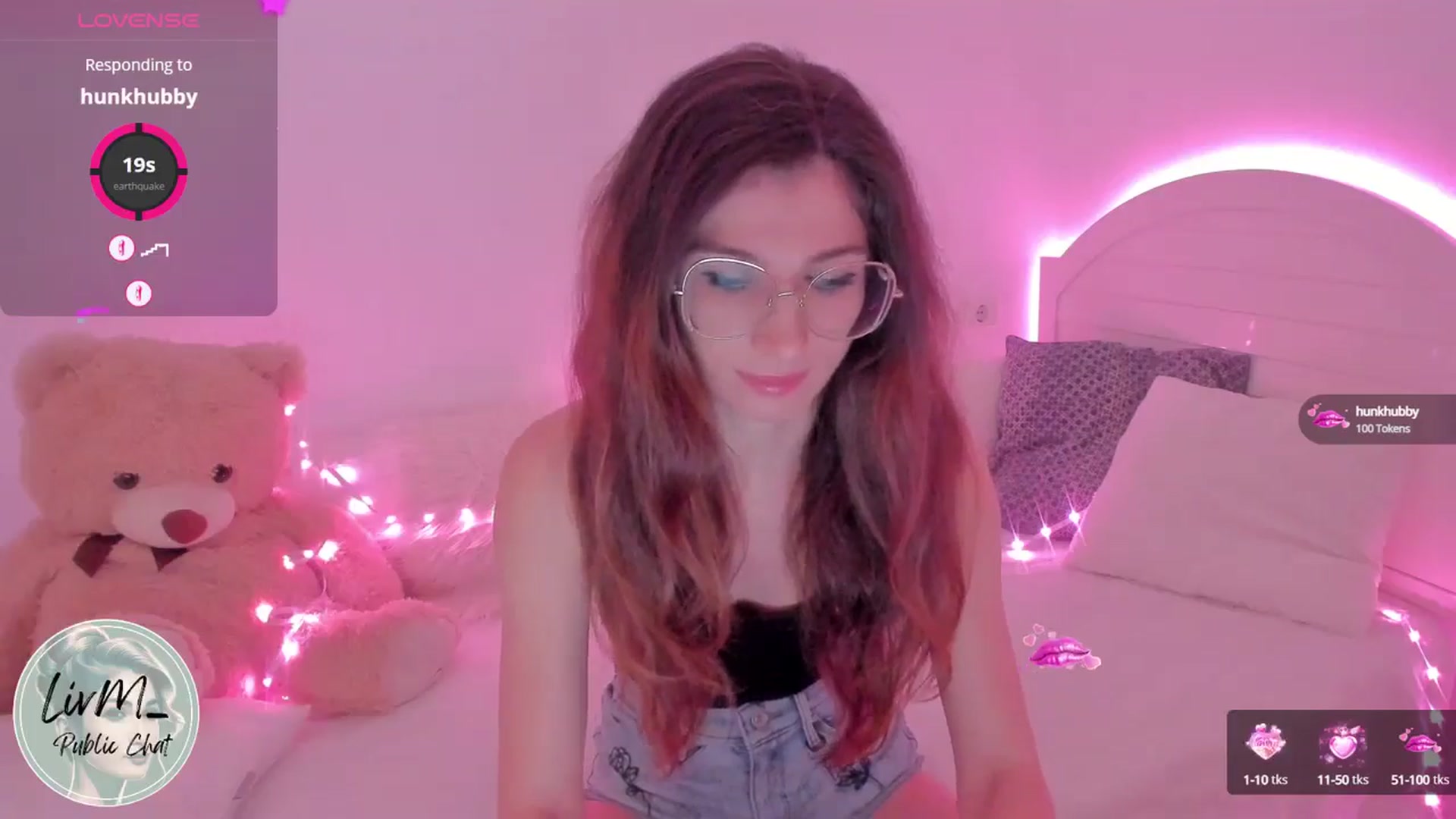Gallery image thumbnail from LivM_'s myfreecams stream on, 12/03/2024, 08:03 image 11 of 20