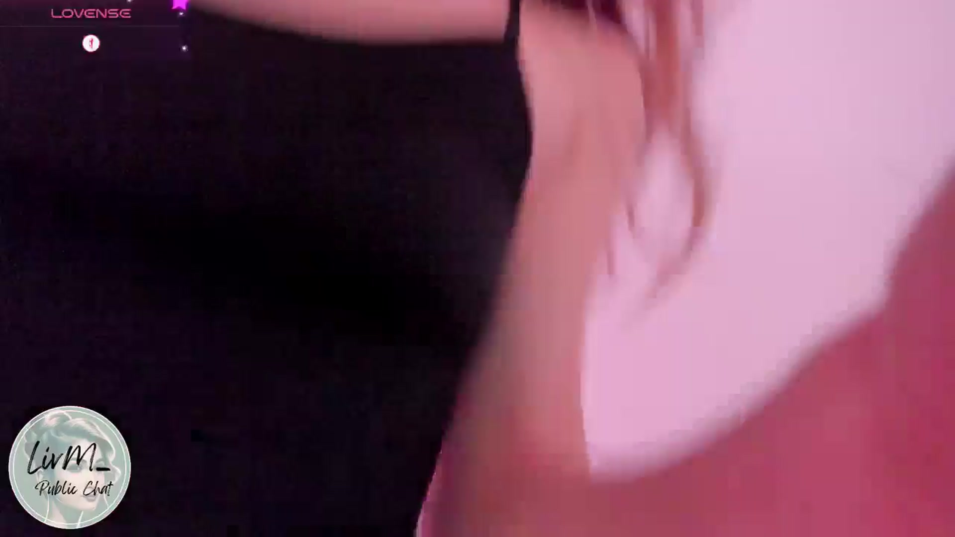 Gallery image thumbnail from LivM_'s myfreecams stream on, 12/03/2024, 08:03 image 13 of 20