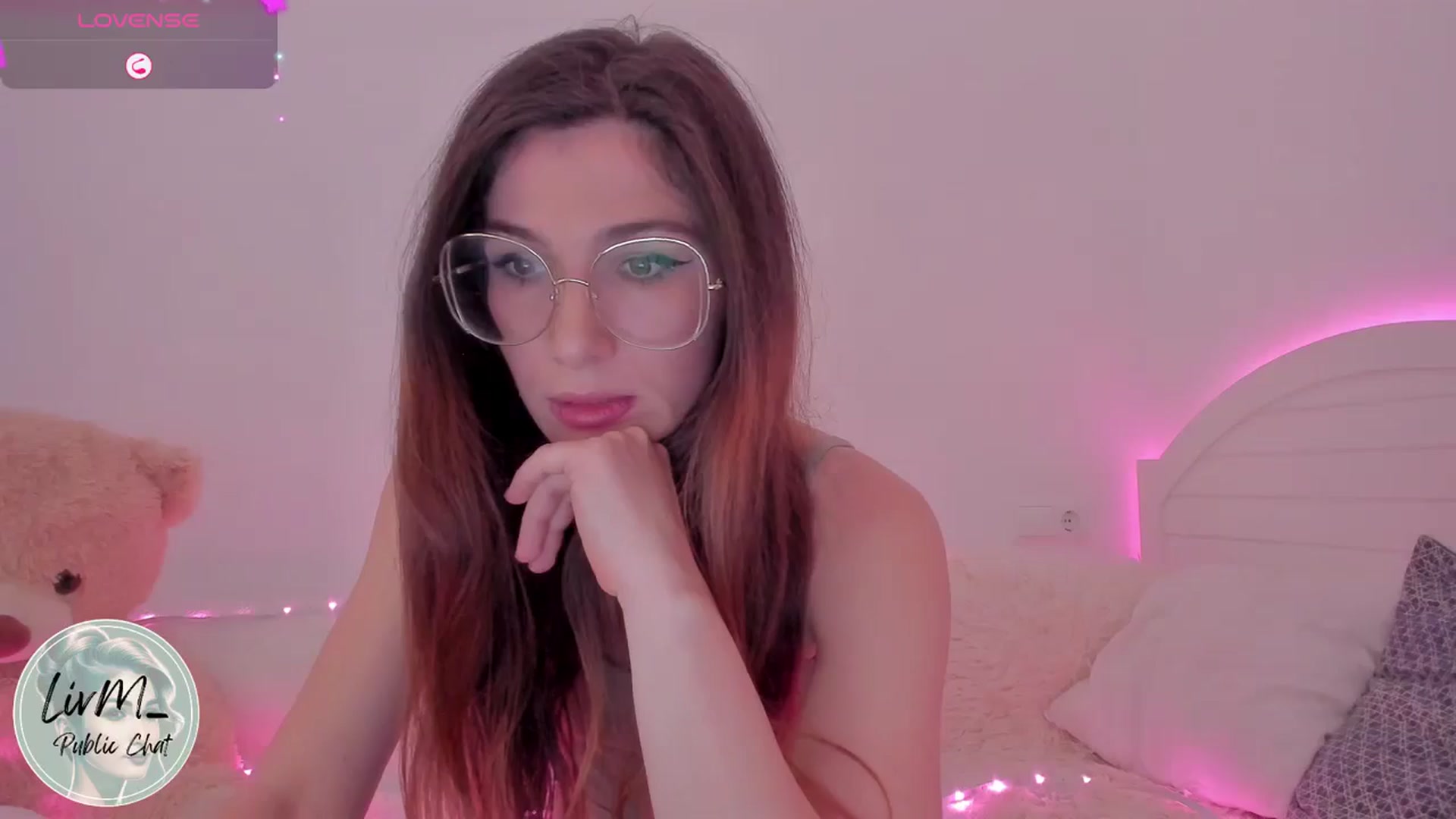Gallery image thumbnail from LivM_'s myfreecams stream on, 12/05/2024, 09:34 image 14 of 20