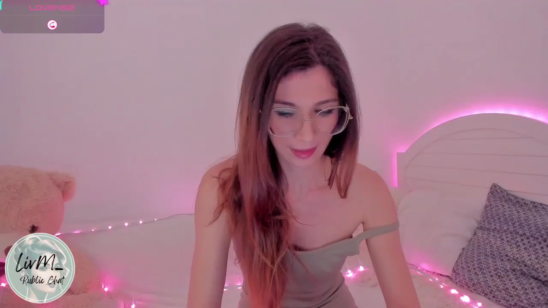 Gallery image thumbnail from LivM_'s myfreecams stream on, 12/05/2024, 09:34 image 19 of 20