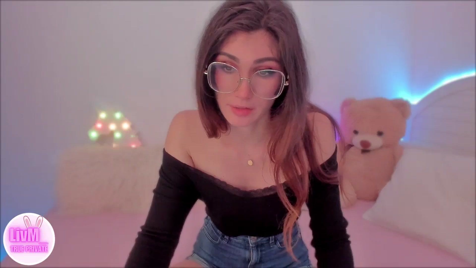 Gallery image thumbnail from LivM_'s myfreecams stream on, 01/26/2025, 09:41 image 4 of 20