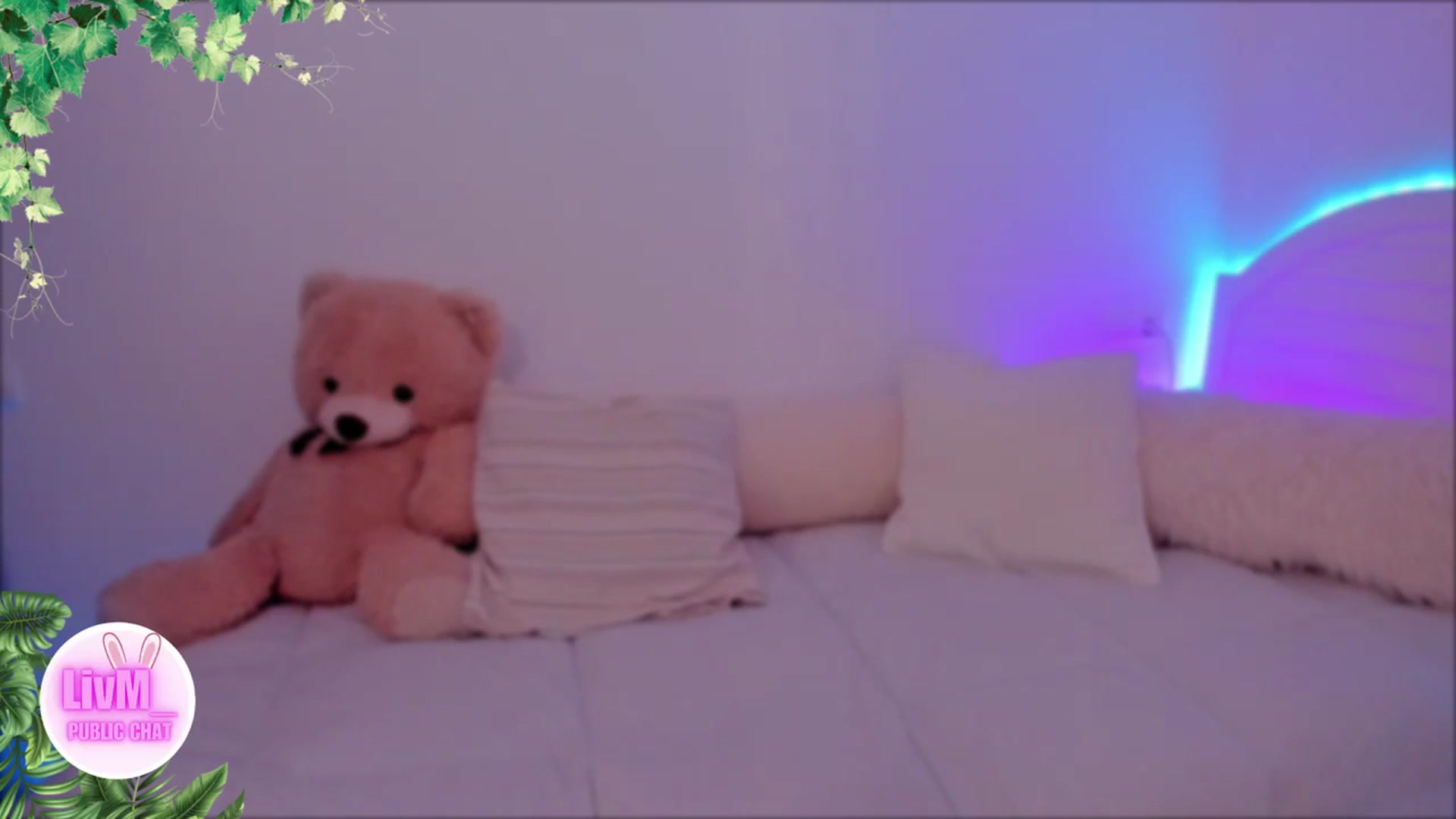 Gallery image thumbnail from LivM_'s myfreecams stream on, 02/02/2025, 08:13 image 14 of 20
