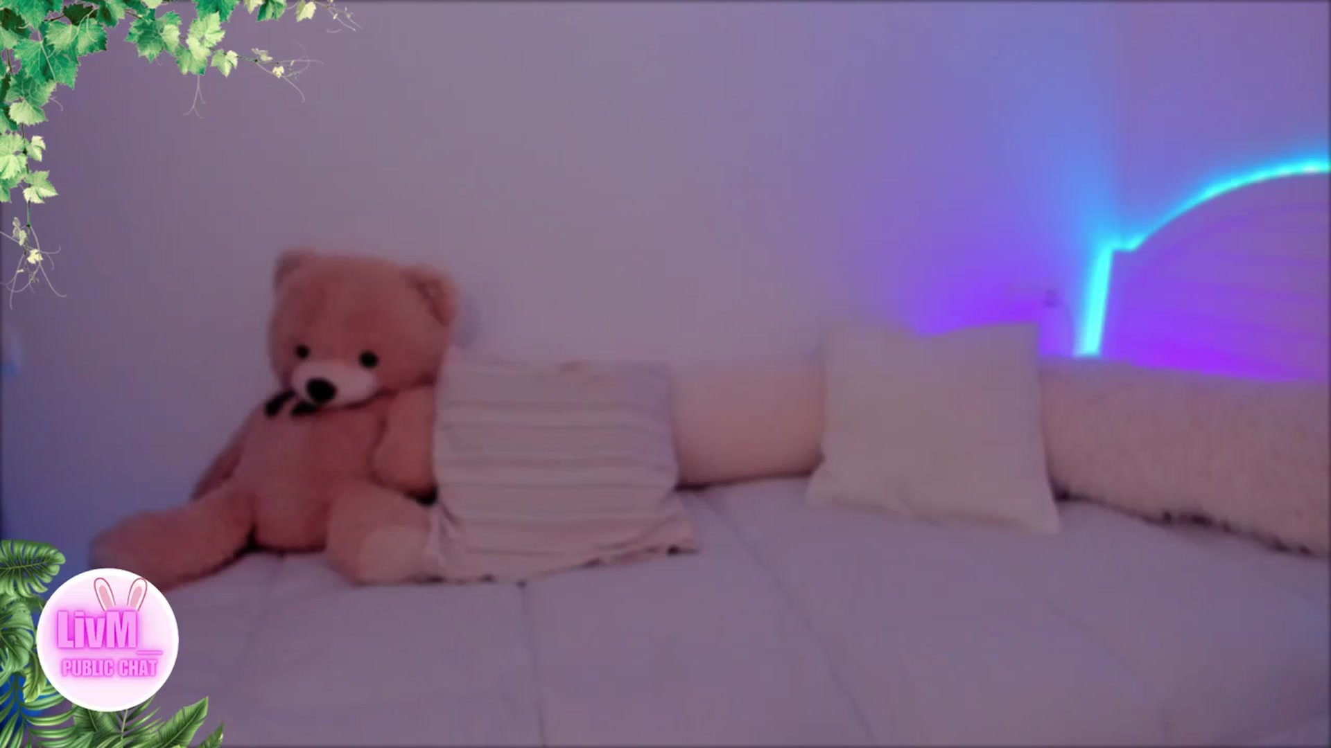 Gallery image thumbnail from LivM_'s myfreecams stream on, 02/02/2025, 08:13 image 17 of 20