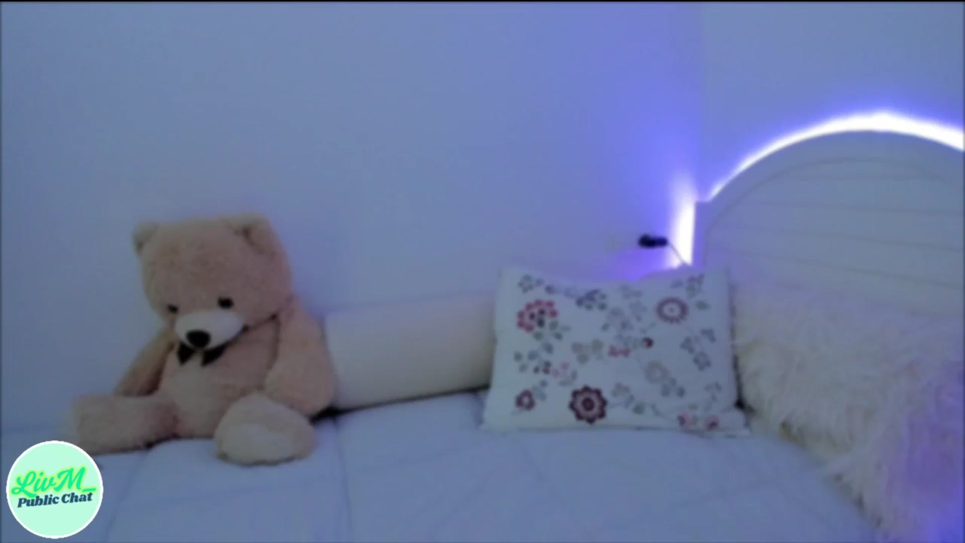 Gallery image thumbnail from LivM_'s myfreecams stream on, 03/03/2025, 09:13 image 11 of 20