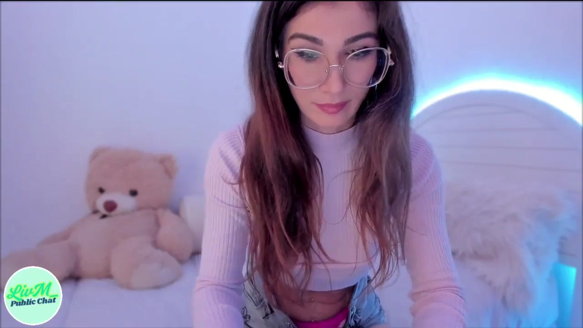 Gallery image thumbnail from LivM_'s myfreecams stream on, 03/06/2025, 09:13 image 18 of 20