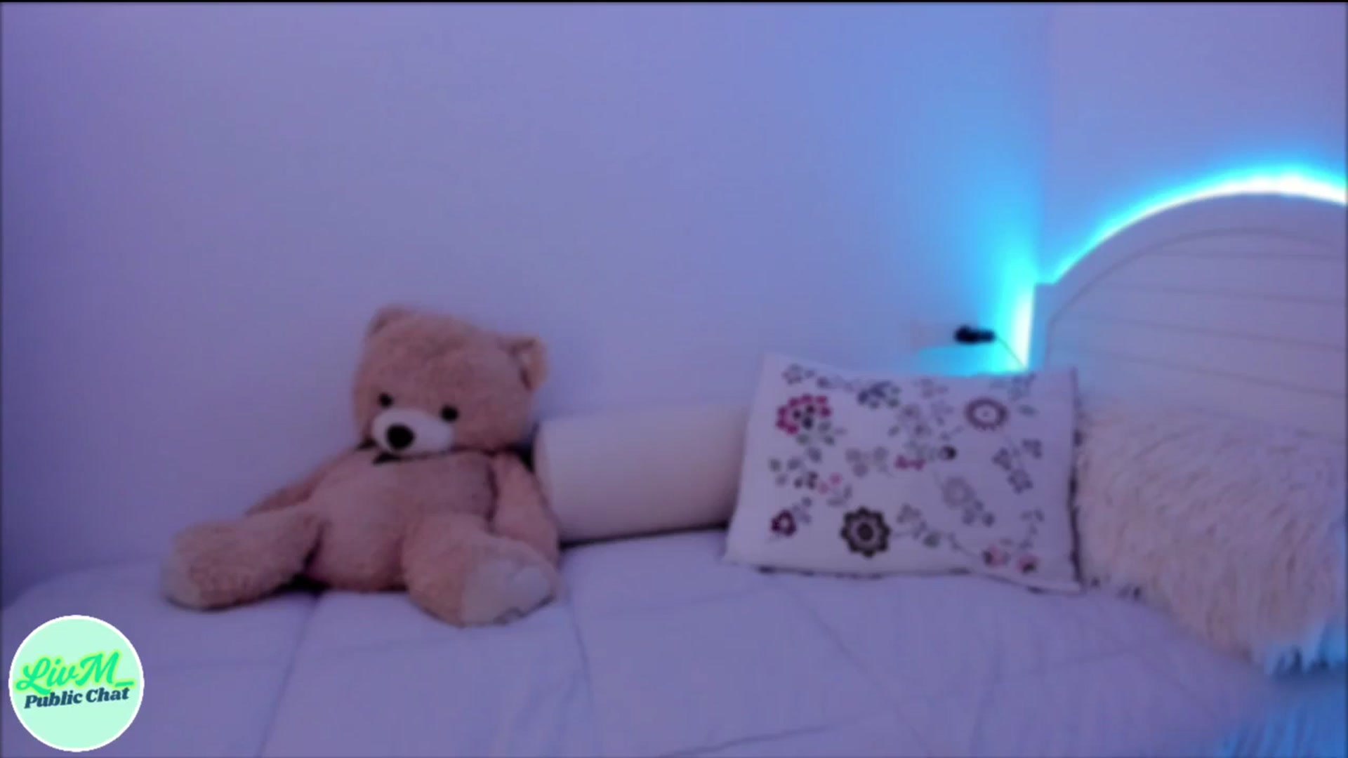 Gallery image thumbnail from LivM_'s myfreecams stream on, 03/07/2025, 08:43 image 1 of 20