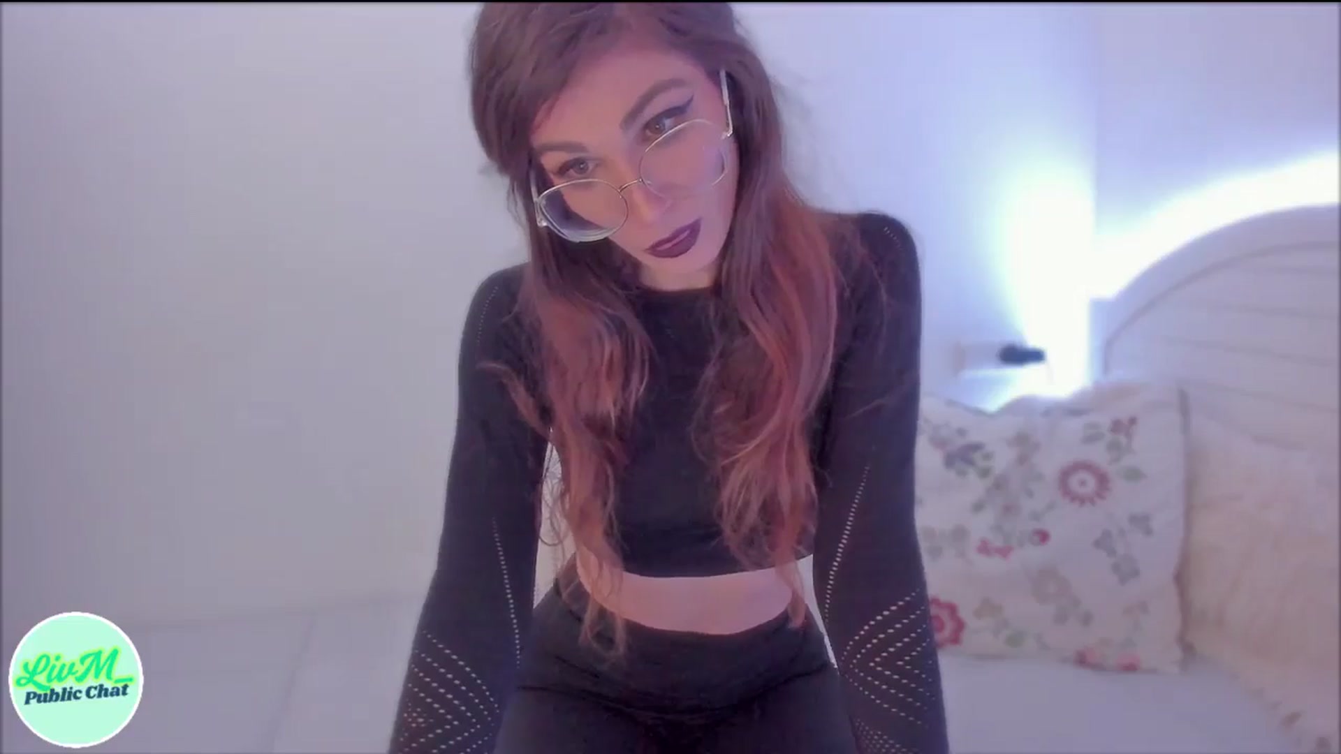 Gallery image thumbnail from LivM_'s myfreecams stream on, 03/09/2025, 11:00 image 19 of 20