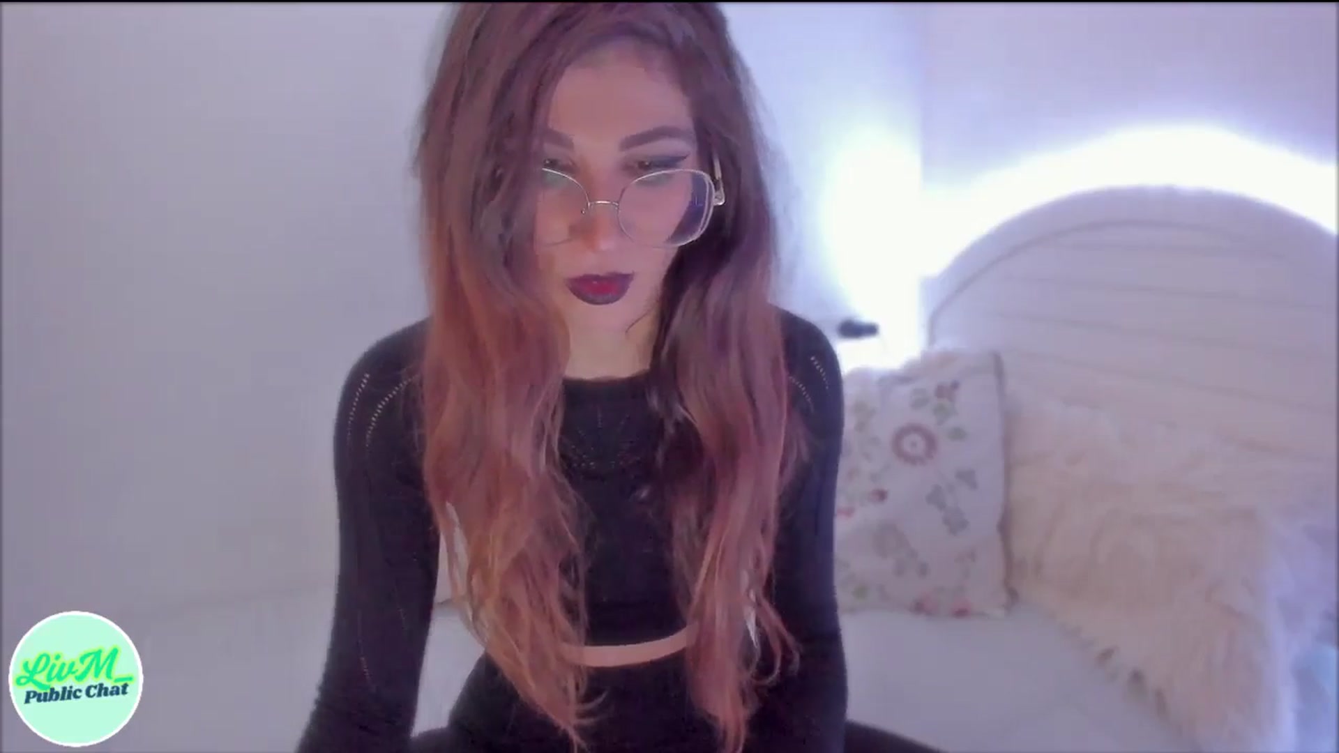 Gallery image thumbnail from LivM_'s myfreecams stream on, 03/09/2025, 11:00 image 5 of 20