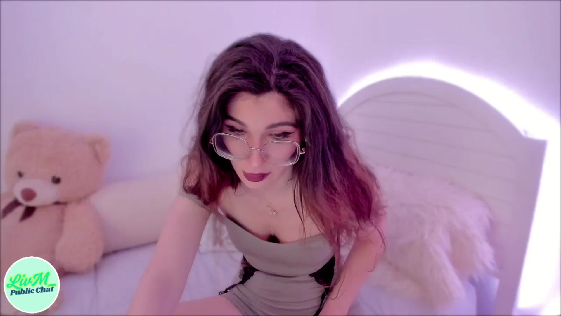 Gallery image thumbnail from LivM_'s myfreecams stream on, 03/11/2025, 08:59 image 9 of 20