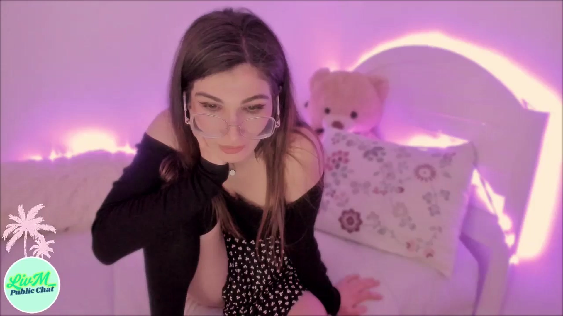Gallery image thumbnail from LivM_'s myfreecams stream on, 03/26/2025, 09:08 image 11 of 20