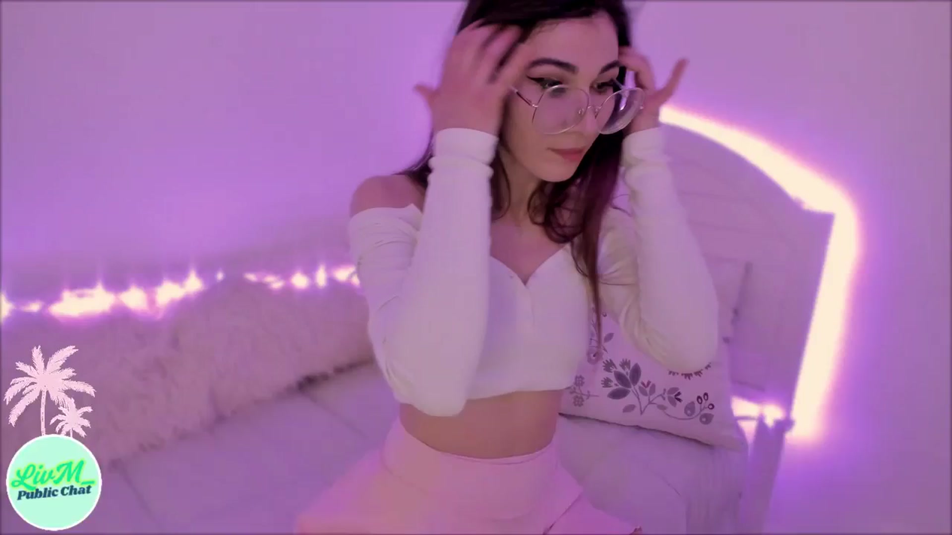 Gallery image thumbnail from LivM_'s myfreecams stream on, 03/28/2025, 09:00 image 8 of 20