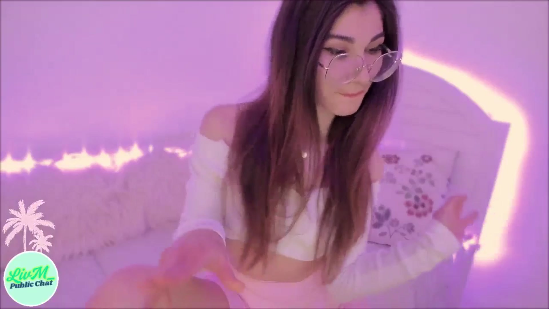 Gallery image thumbnail from LivM_'s myfreecams stream on, 03/28/2025, 09:00 image 2 of 20