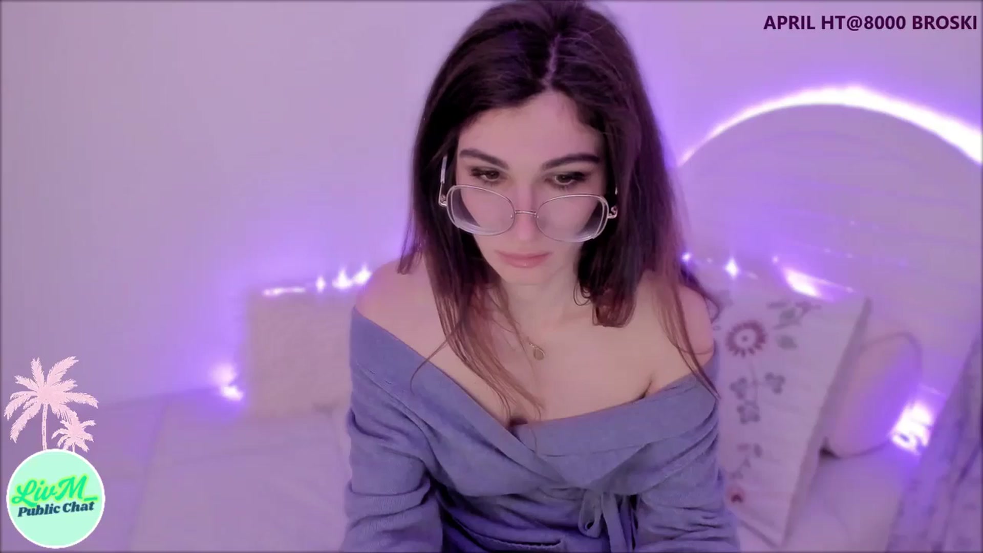 Gallery image thumbnail from LivM_'s myfreecams stream on, 04/01/2025, 08:26 image 15 of 20