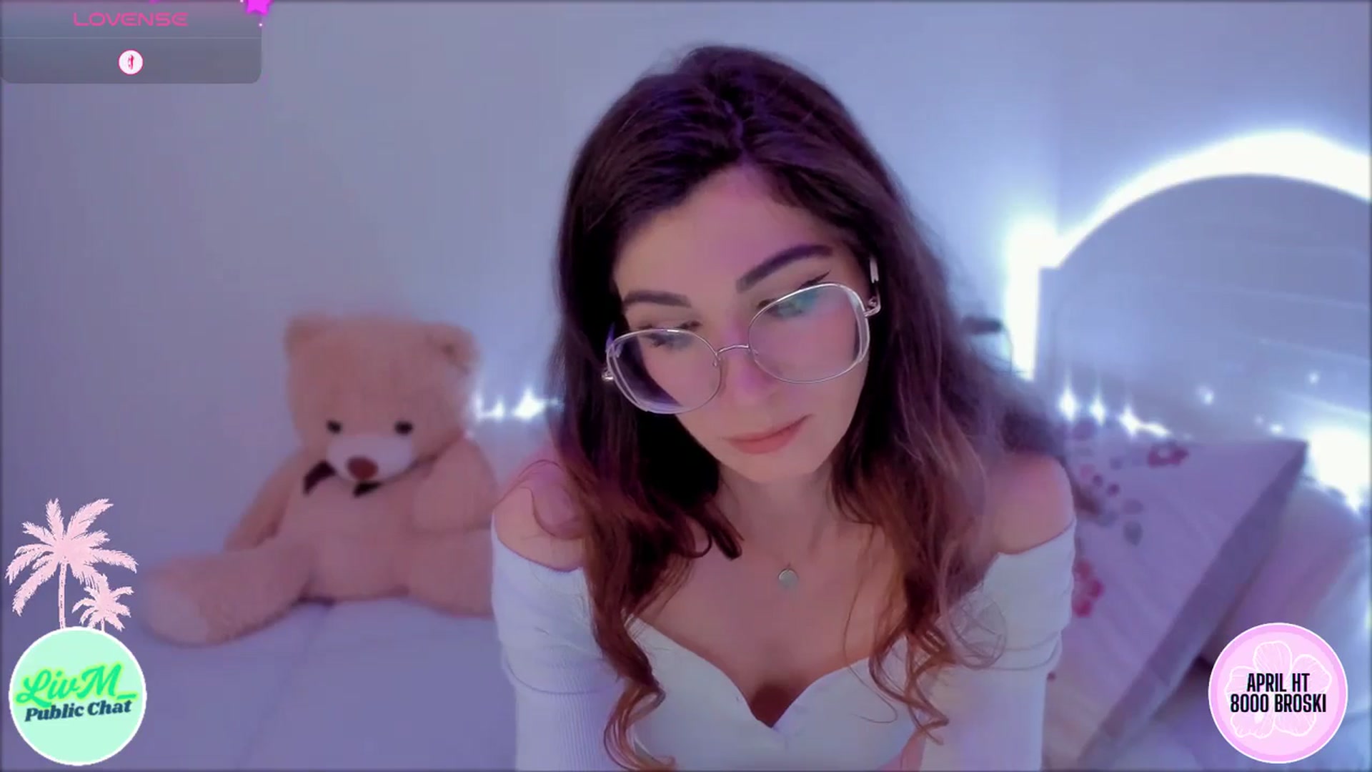 Gallery image thumbnail from LivM_'s myfreecams stream on, 04/09/2025, 08:46 image 7 of 20