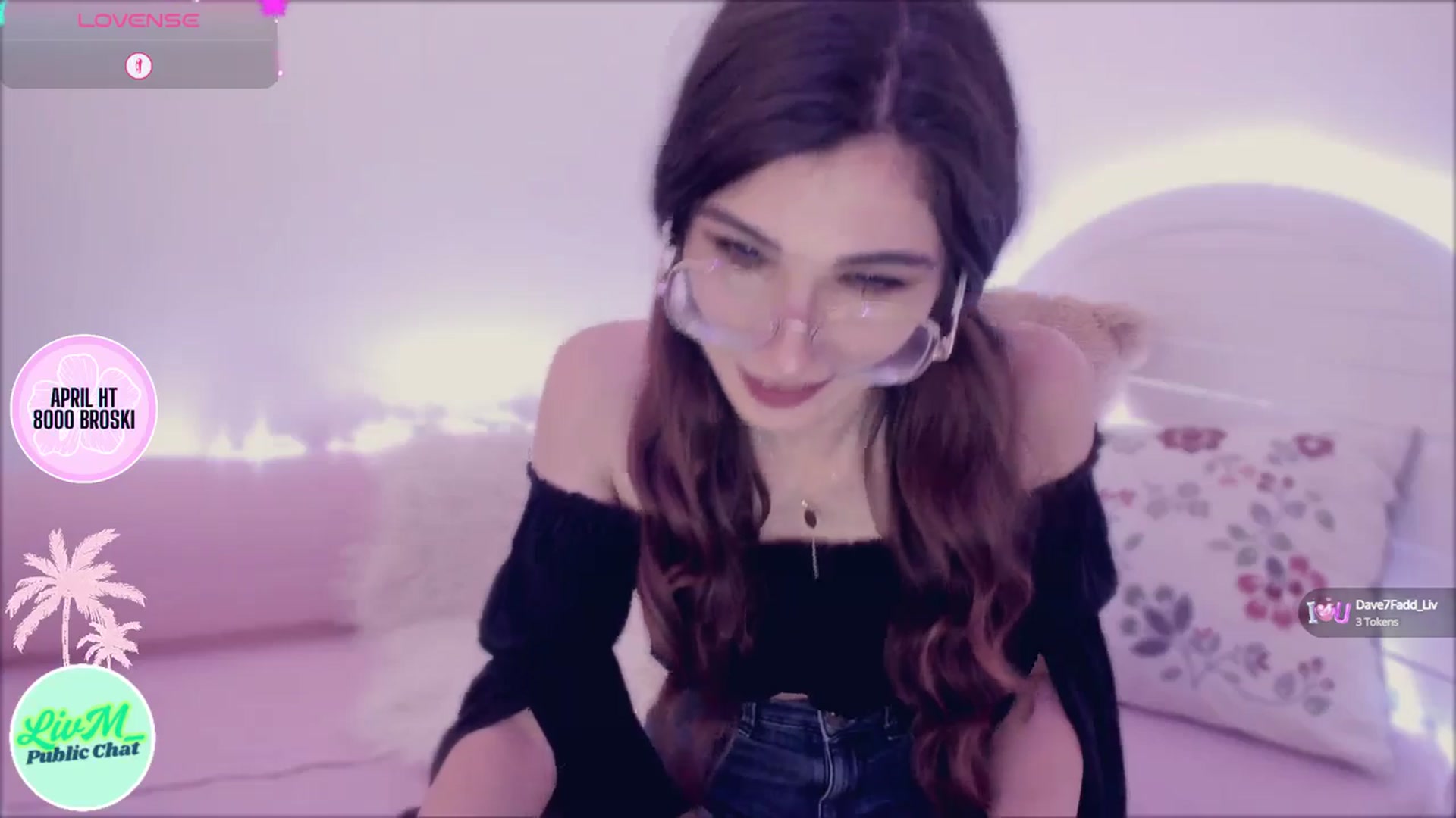 Gallery image thumbnail from LivM_'s myfreecams stream on, 04/14/2025, 08:38 image 5 of 20