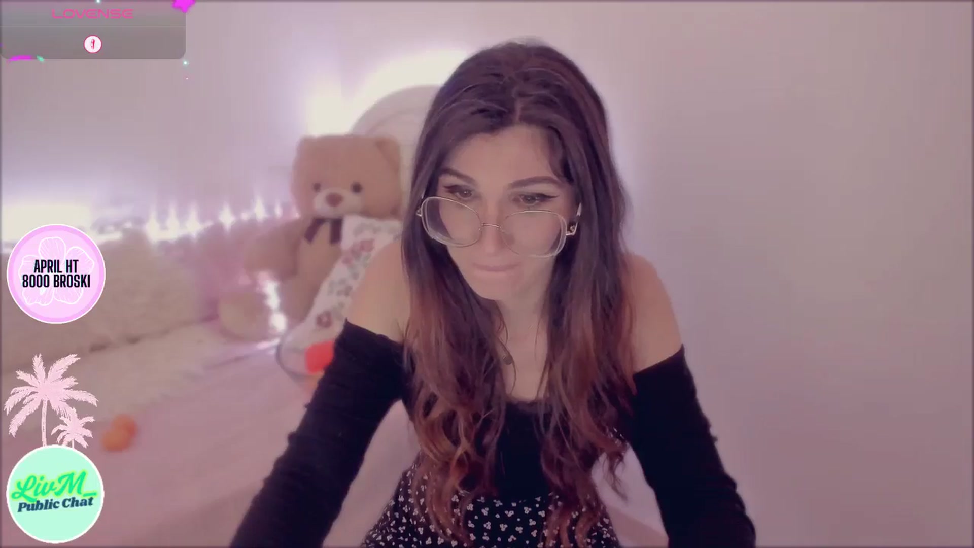 Gallery image thumbnail from LivM_'s myfreecams stream on, 04/16/2025, 09:23 image 13 of 20