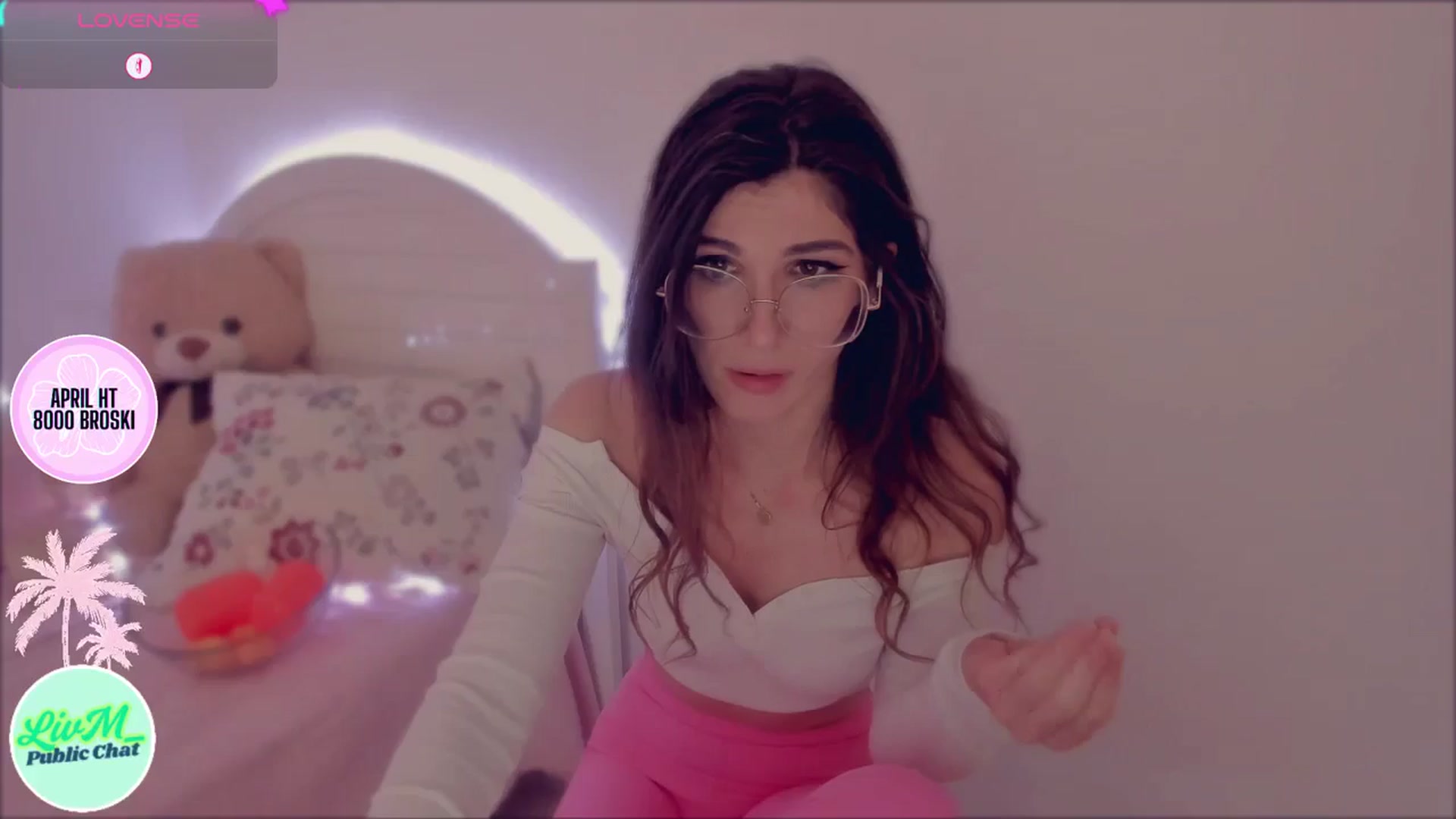 Gallery image thumbnail from LivM_'s myfreecams stream on, 04/16/2025, 09:23 image 10 of 20