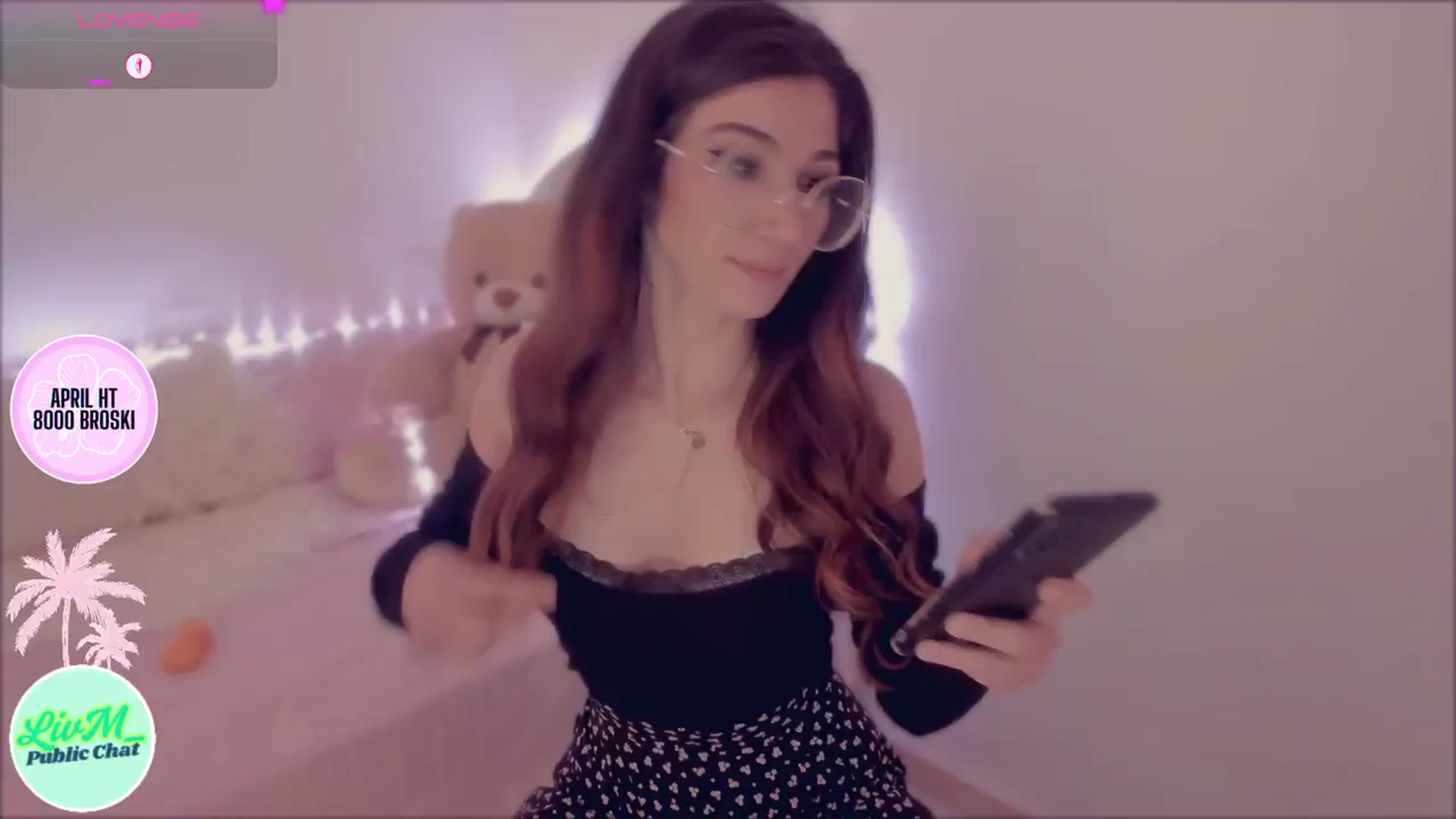 Gallery image thumbnail from LivM_'s myfreecams stream on, 04/16/2025, 09:23 image 14 of 20