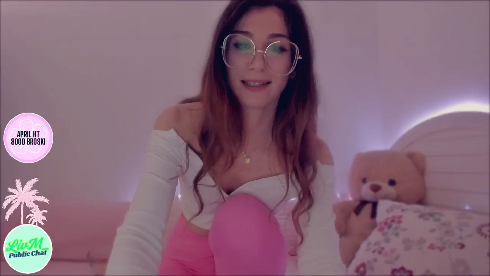 Gallery image thumbnail from LivM_'s myfreecams stream on, 04/16/2025, 09:23 image 5 of 20