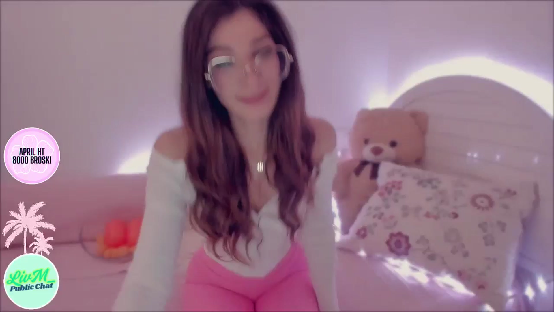 Gallery image thumbnail from LivM_'s myfreecams stream on, 04/16/2025, 09:23 image 1 of 20