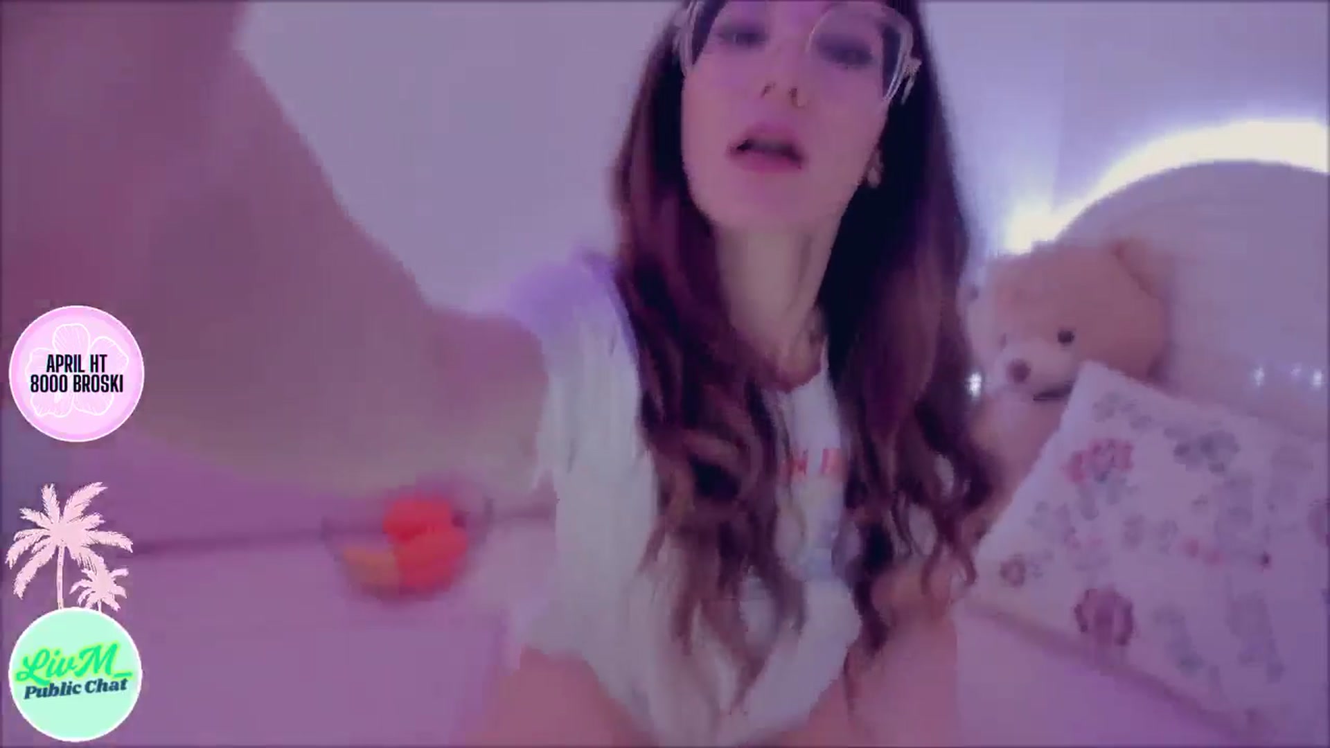 Gallery image thumbnail from LivM_'s myfreecams stream on, 04/17/2025, 08:44 image 2 of 20