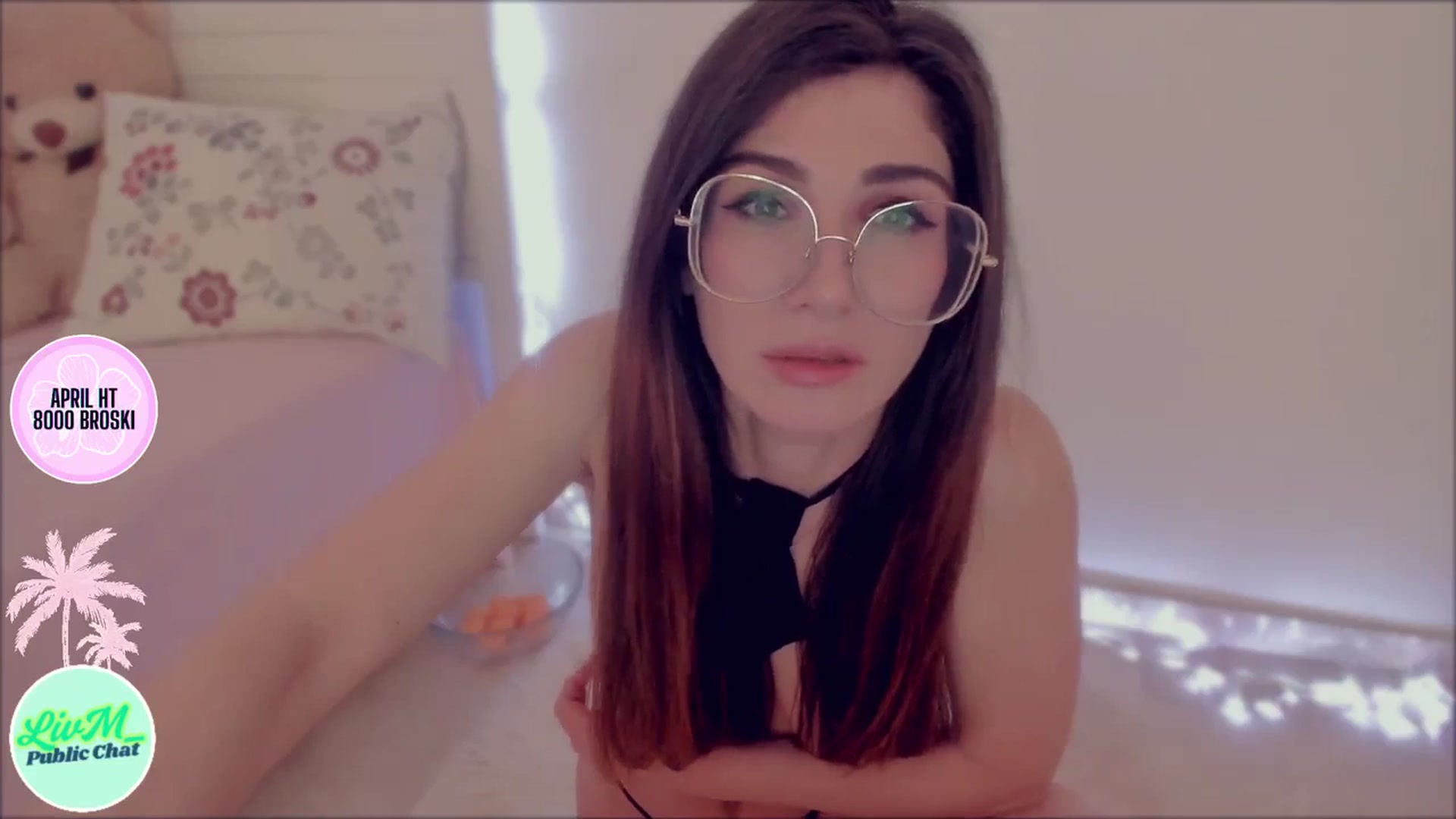 Gallery image thumbnail from LivM_'s myfreecams stream on, 04/18/2025, 08:42 image 17 of 20