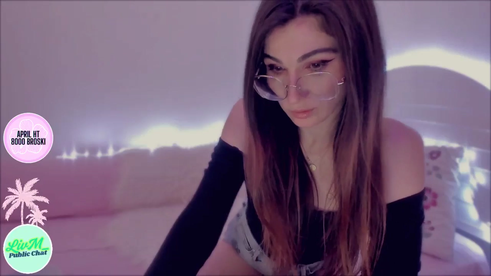 Gallery image thumbnail from LivM_'s myfreecams stream on, 04/21/2025, 08:59 image 16 of 20
