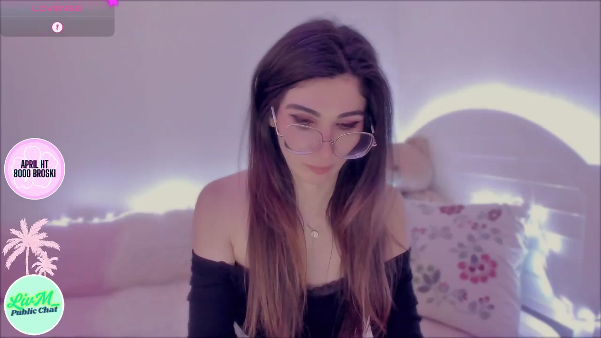 Gallery image thumbnail from LivM_'s myfreecams stream on, 04/21/2025, 08:59 image 4 of 20