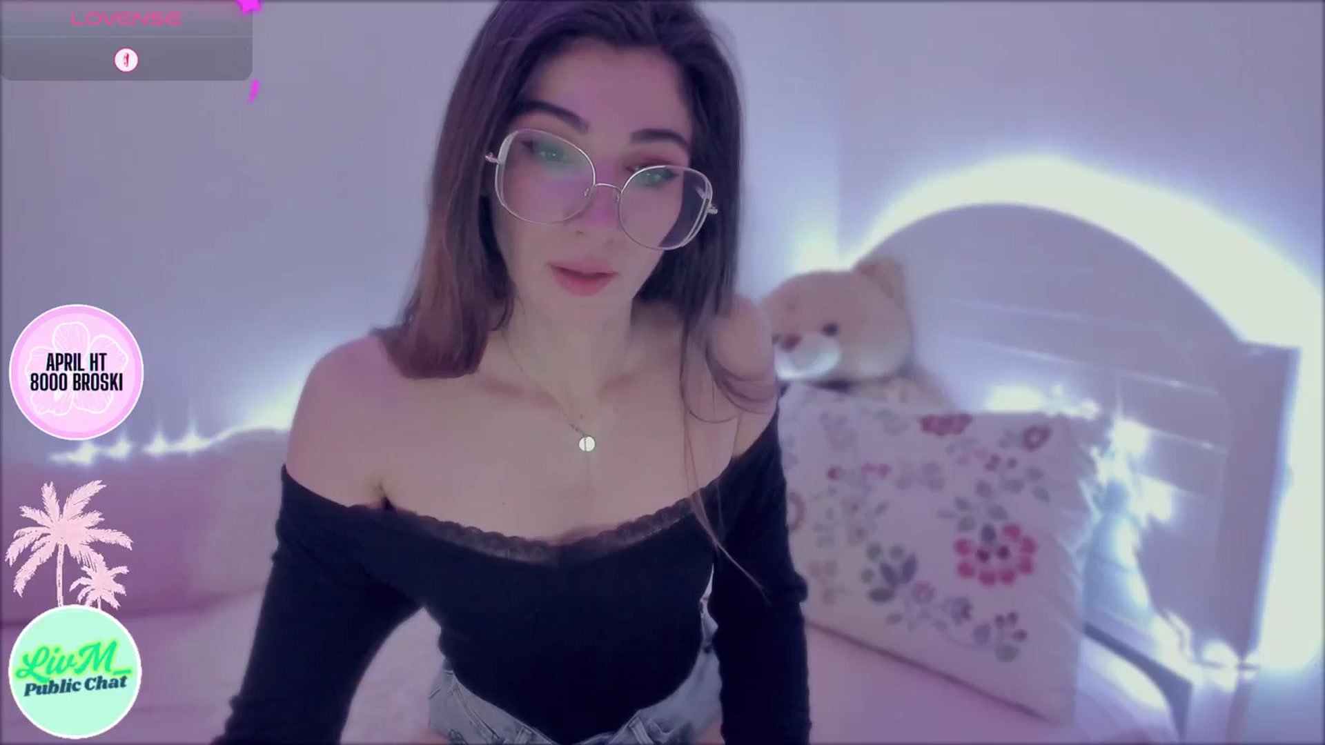 Gallery image thumbnail from LivM_'s myfreecams stream on, 04/21/2025, 08:59 image 1 of 20
