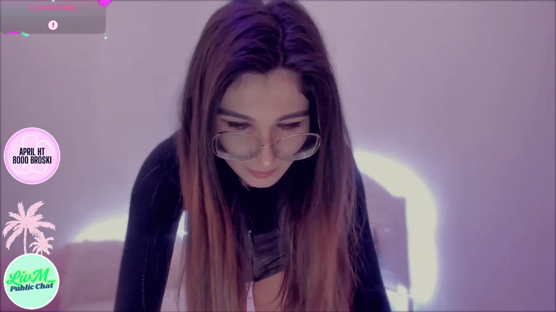 Gallery image thumbnail from LivM_'s myfreecams stream on, 04/22/2025, 09:13 image 4 of 20