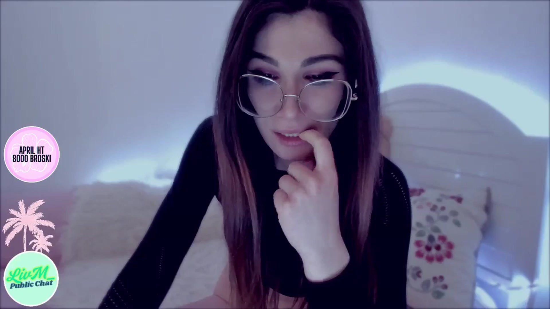 Gallery image thumbnail from LivM_'s myfreecams stream on, 04/22/2025, 09:13 image 18 of 20