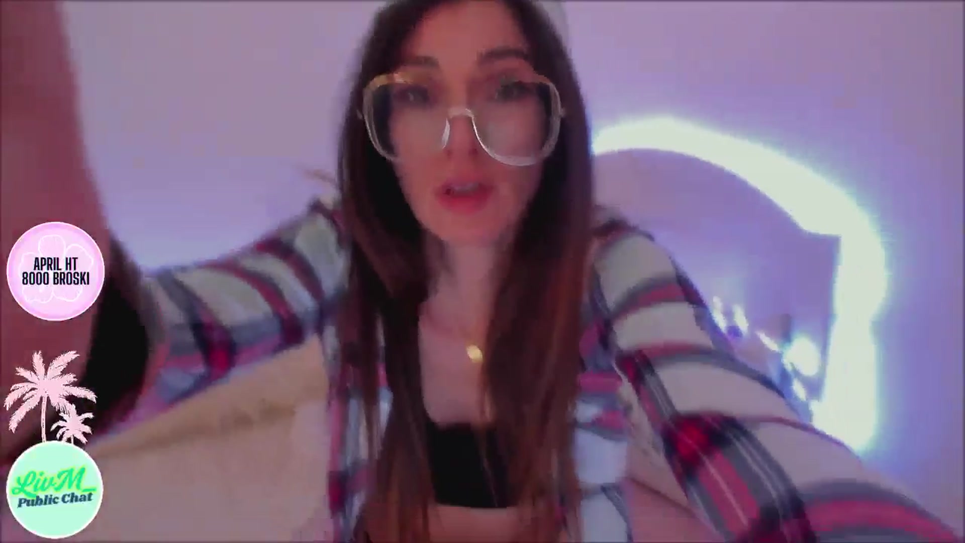 Gallery image thumbnail from LivM_'s myfreecams stream on, 04/25/2025, 08:51 image 17 of 20