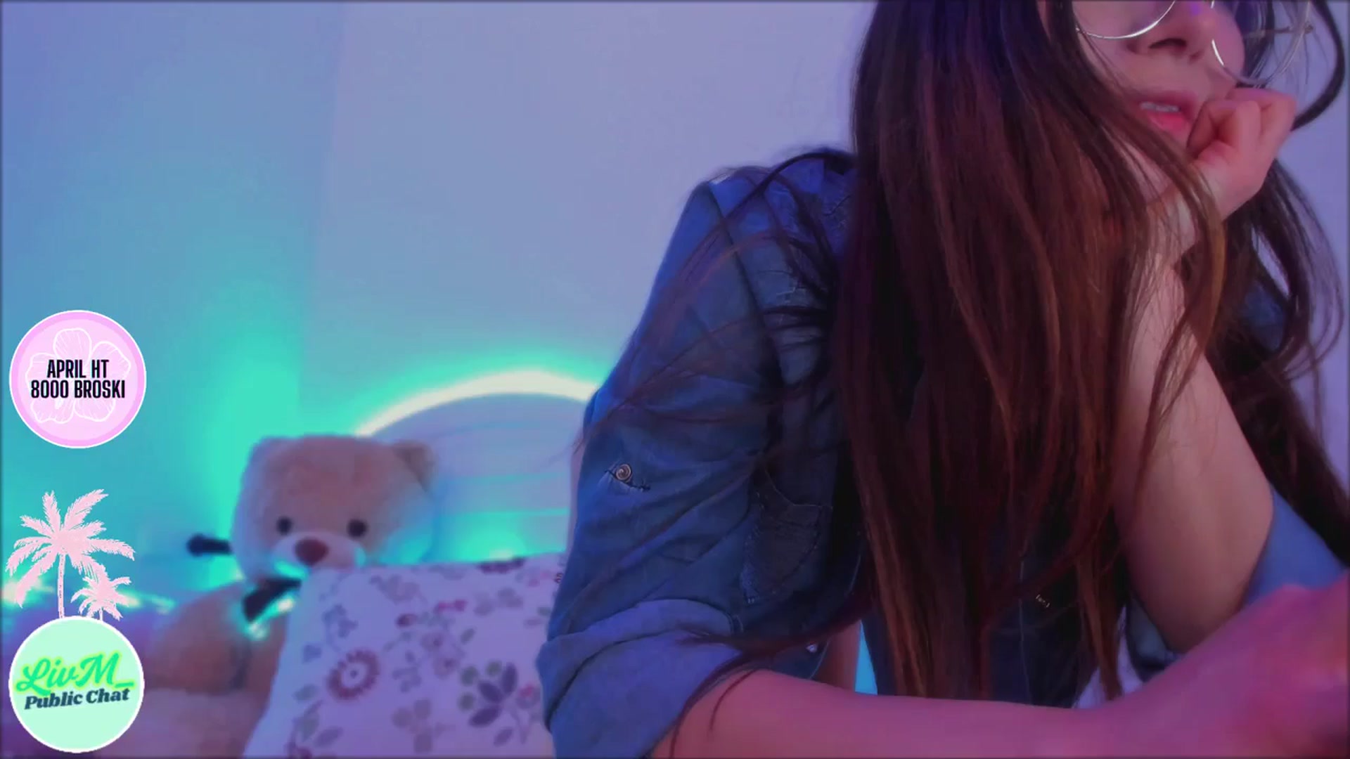 Gallery image thumbnail from LivM_'s myfreecams stream on, 04/26/2025, 08:48 image 1 of 20