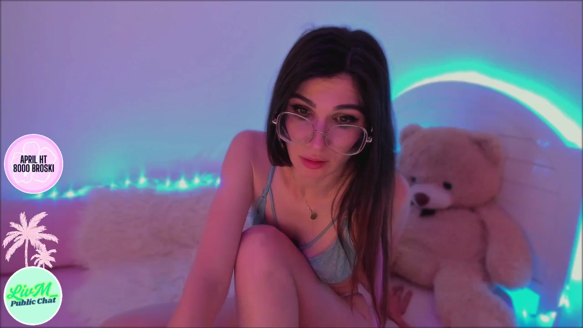 Gallery image thumbnail from LivM_'s myfreecams stream on, 04/29/2025, 08:29 image 19 of 20
