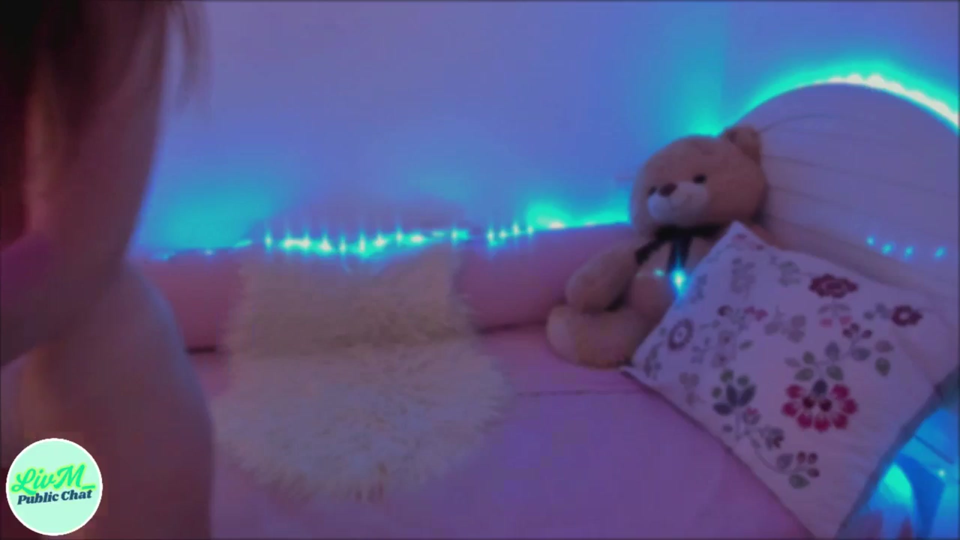 Gallery image thumbnail from LivM_'s myfreecams stream on, 05/03/2025, 08:53 image 12 of 20