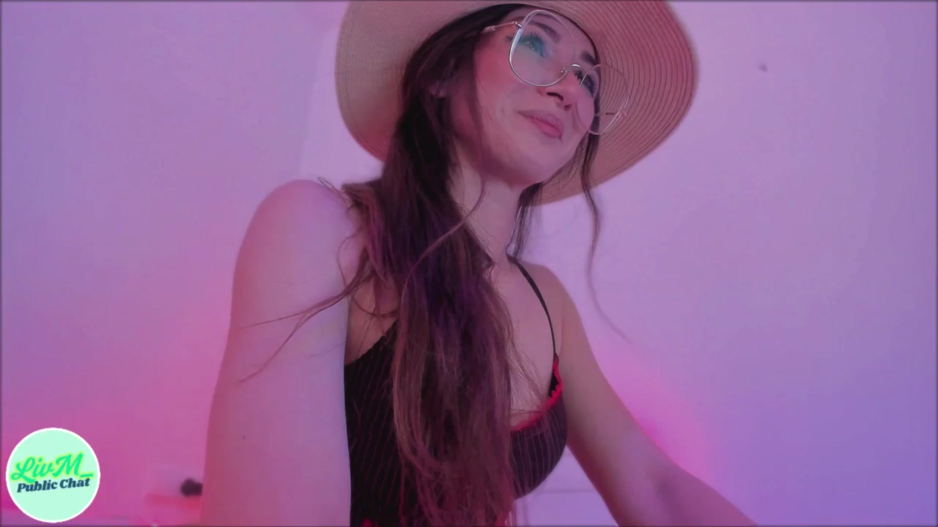 Gallery image thumbnail from LivM_'s myfreecams stream on, 05/05/2025, 08:28 image 4 of 20