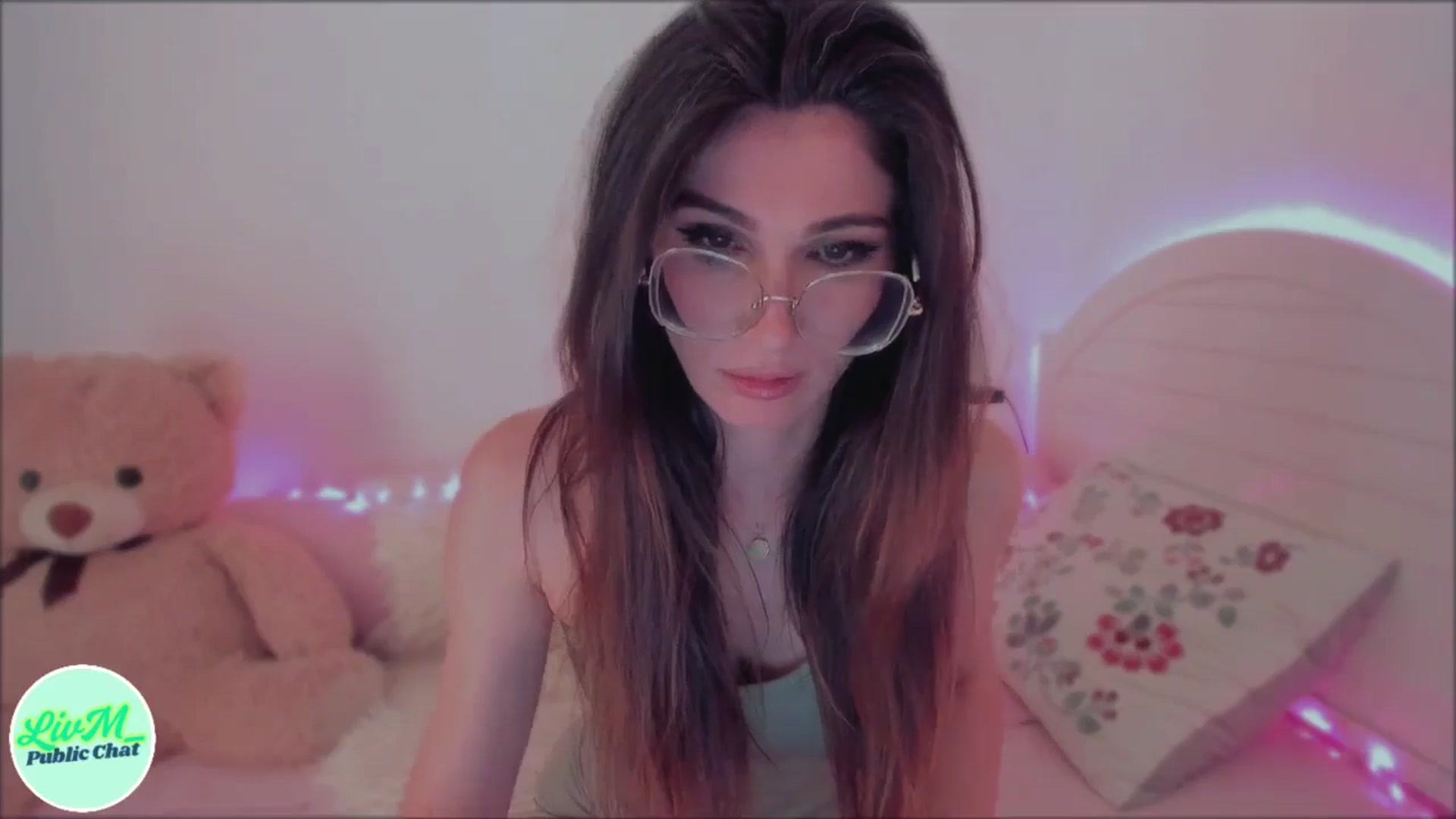 Gallery image thumbnail from LivM_'s myfreecams stream on, 05/07/2025, 09:55 image 5 of 20