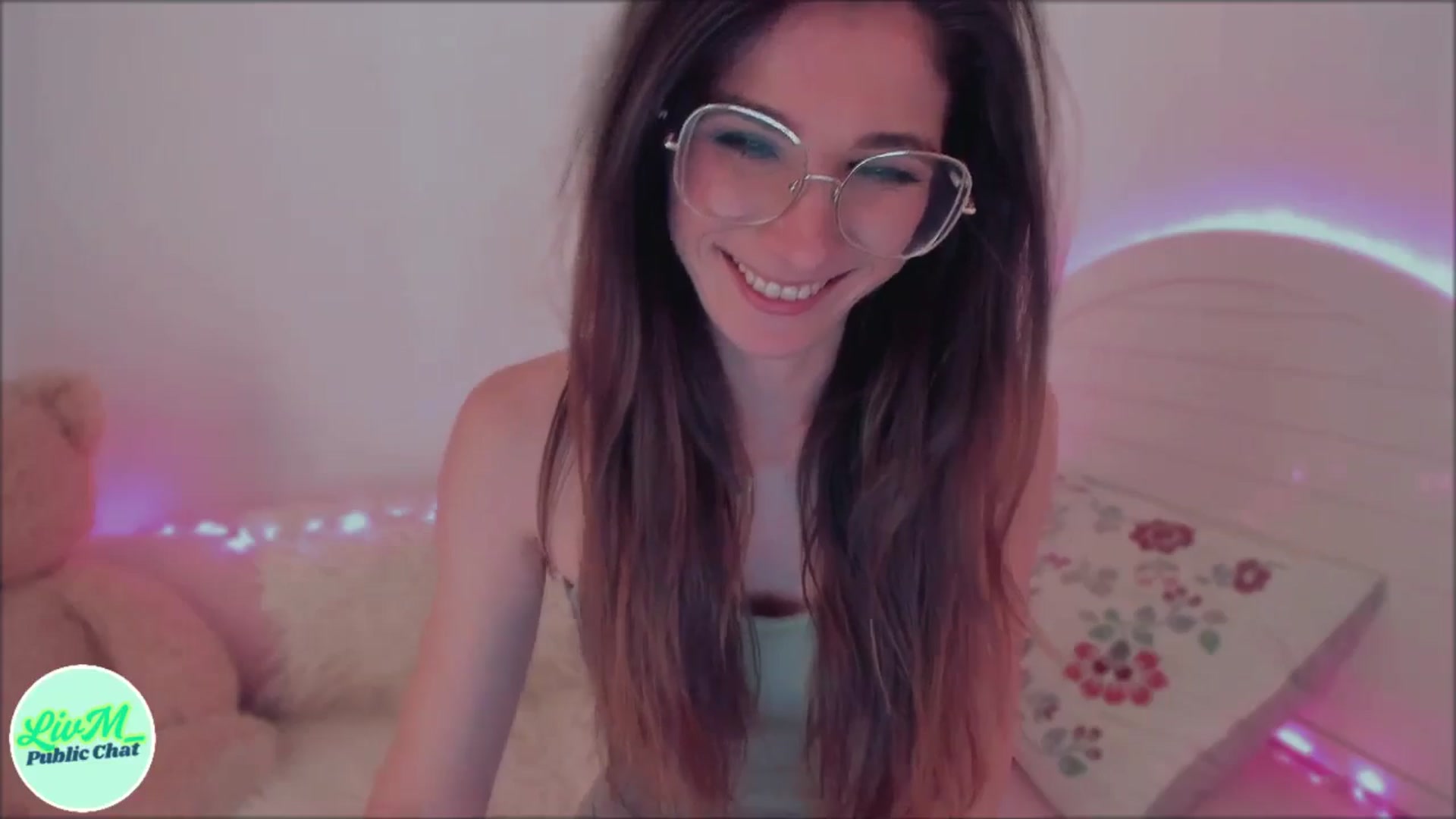 Gallery image thumbnail from LivM_'s myfreecams stream on, 05/07/2025, 09:55 image 11 of 20
