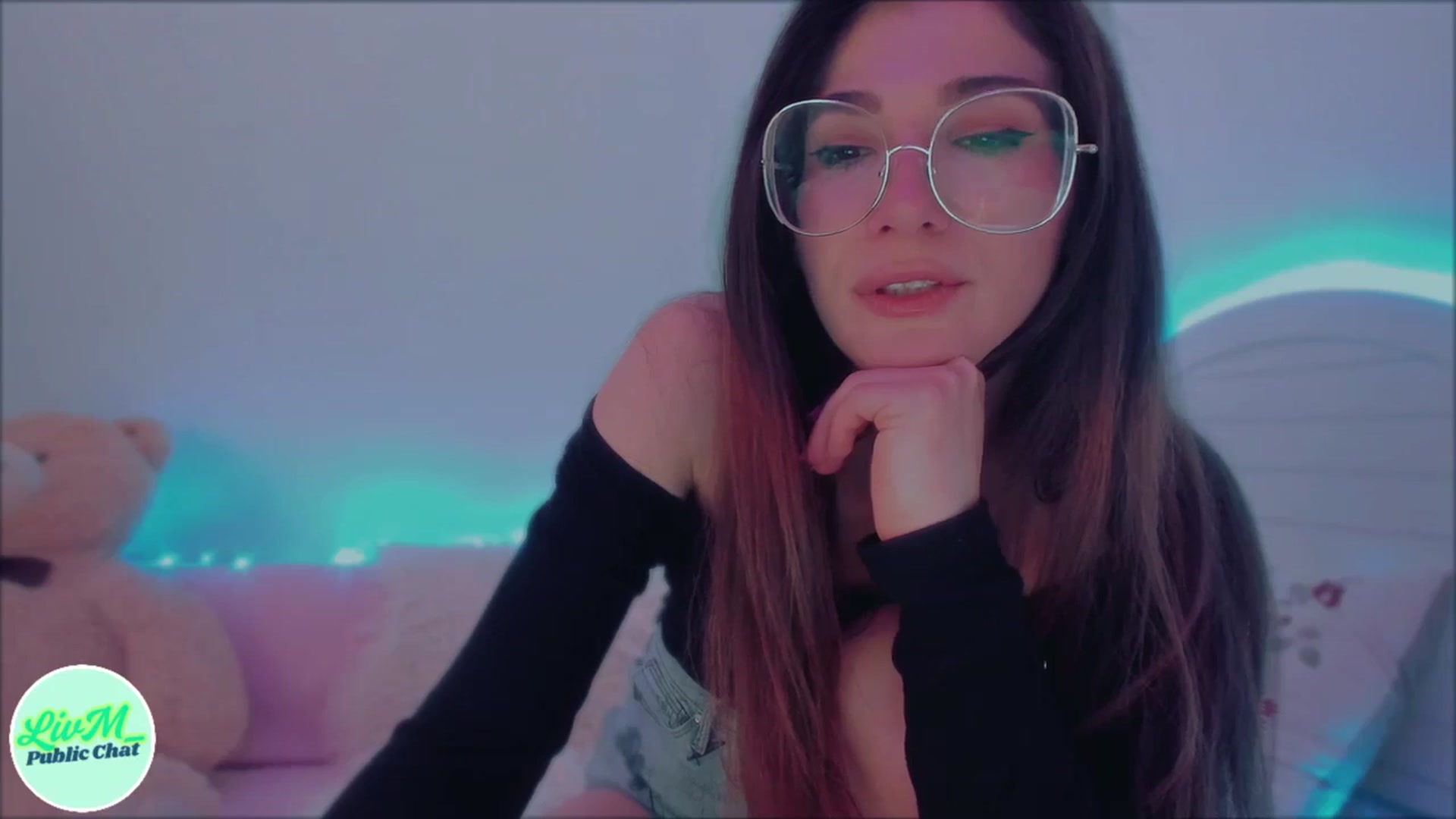 Gallery image thumbnail from LivM_'s myfreecams stream on, 05/09/2025, 08:47 image 9 of 20