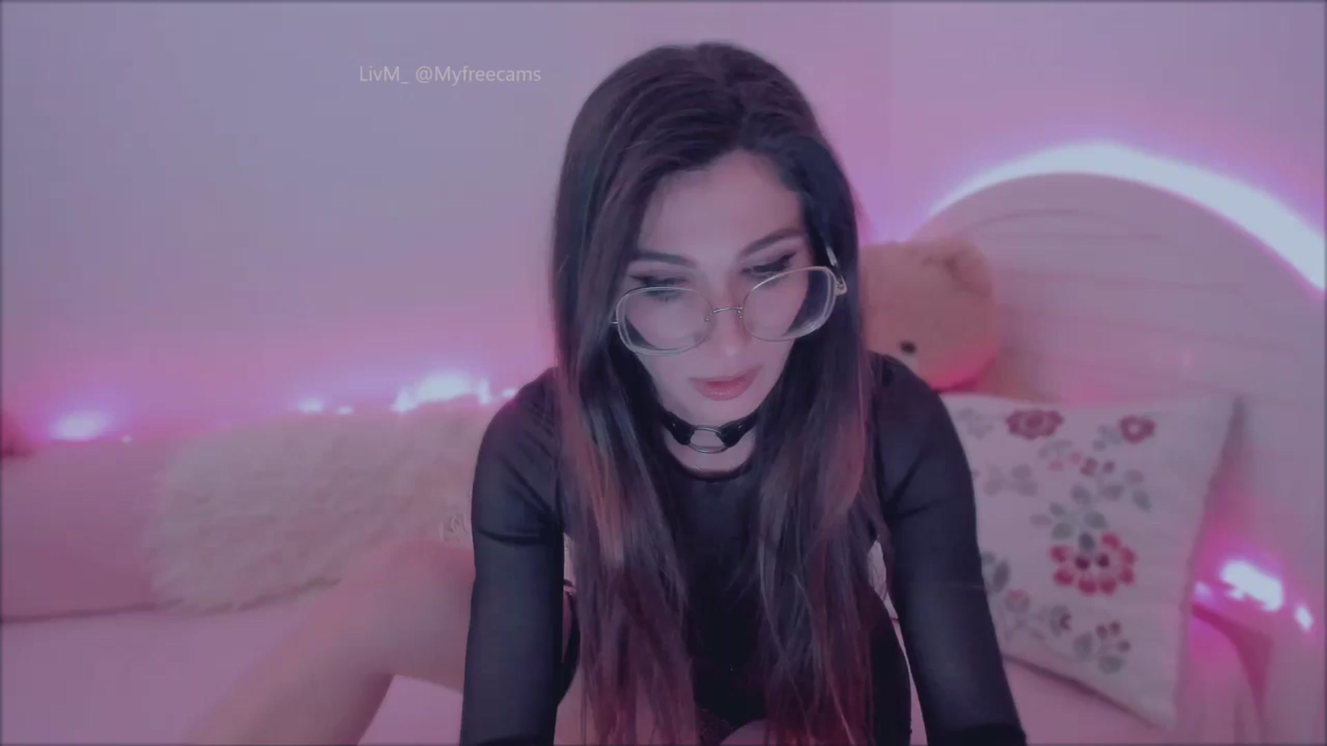 Gallery image thumbnail from LivM_'s myfreecams stream on, 05/12/2025, 07:04 image 10 of 20