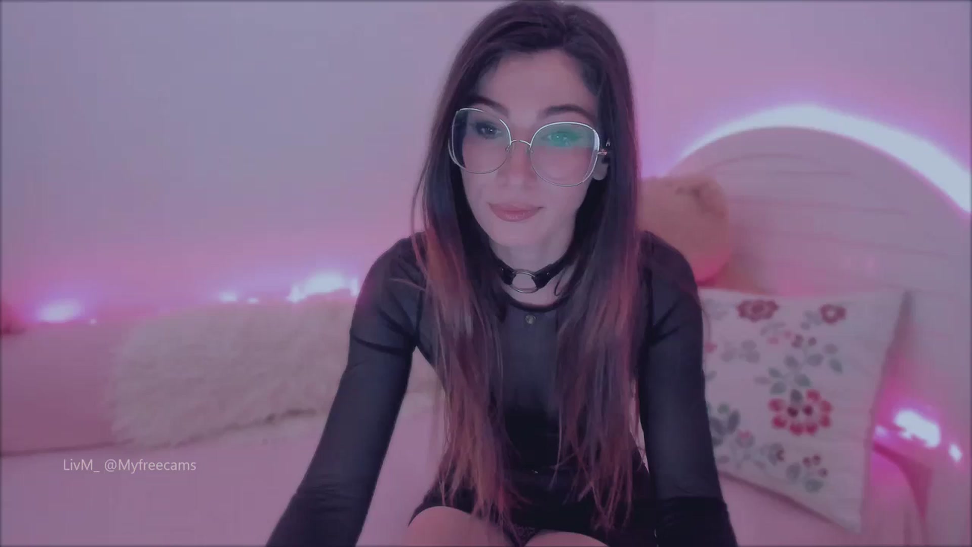 Gallery image thumbnail from LivM_'s myfreecams stream on, 05/12/2025, 07:04 image 5 of 20