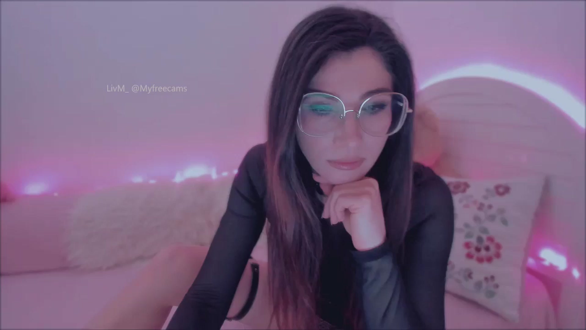 Gallery image thumbnail from LivM_'s myfreecams stream on, 05/12/2025, 07:04 image 13 of 20