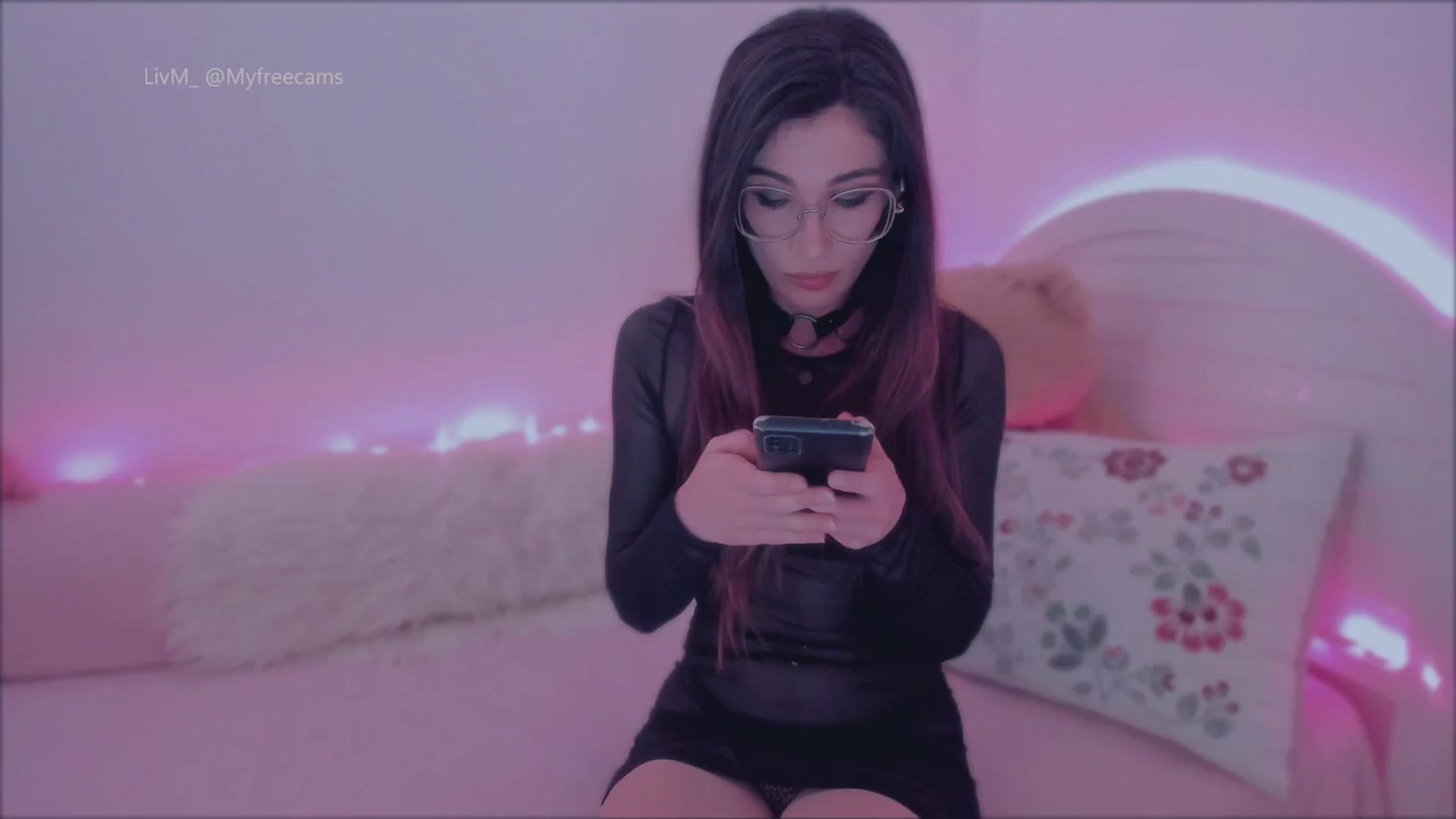 Gallery image thumbnail from LivM_'s myfreecams stream on, 05/12/2025, 07:04 image 4 of 20