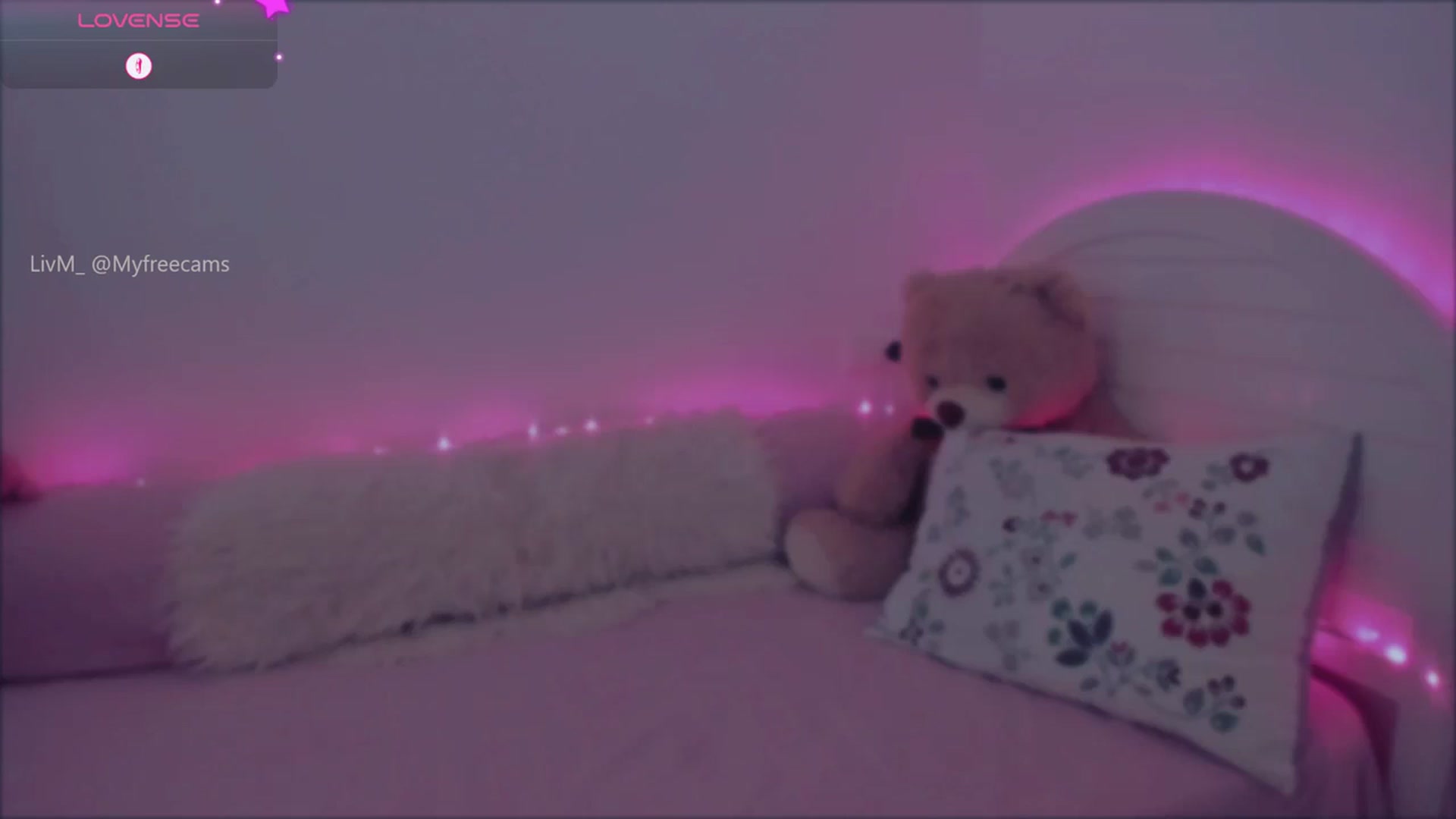 Gallery image thumbnail from LivM_'s myfreecams stream on, 05/12/2025, 08:05 image 14 of 20